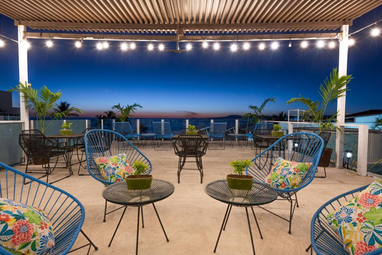 La Casa Blanca Aparthotel Puerto Vallarta Exterior photo