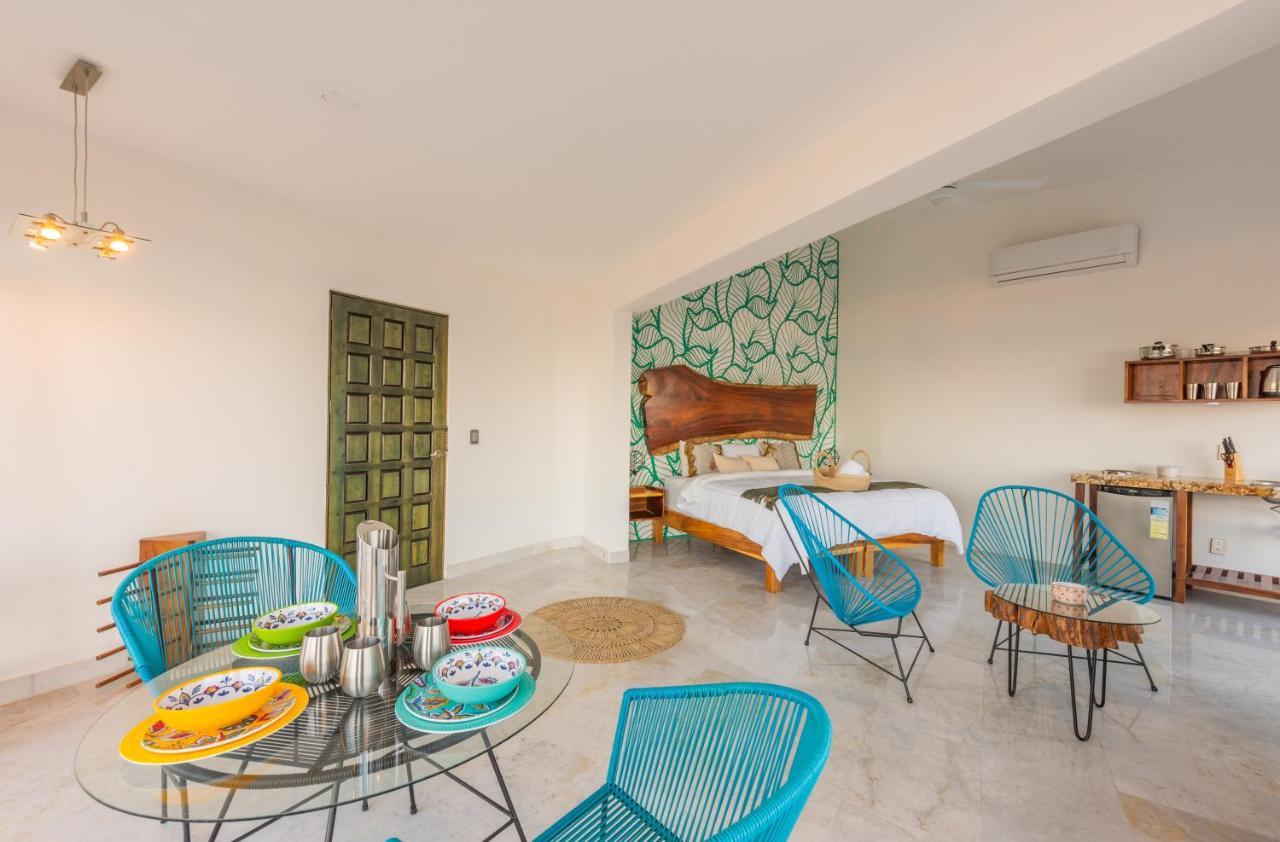 La Casa Blanca Aparthotel Puerto Vallarta Exterior photo