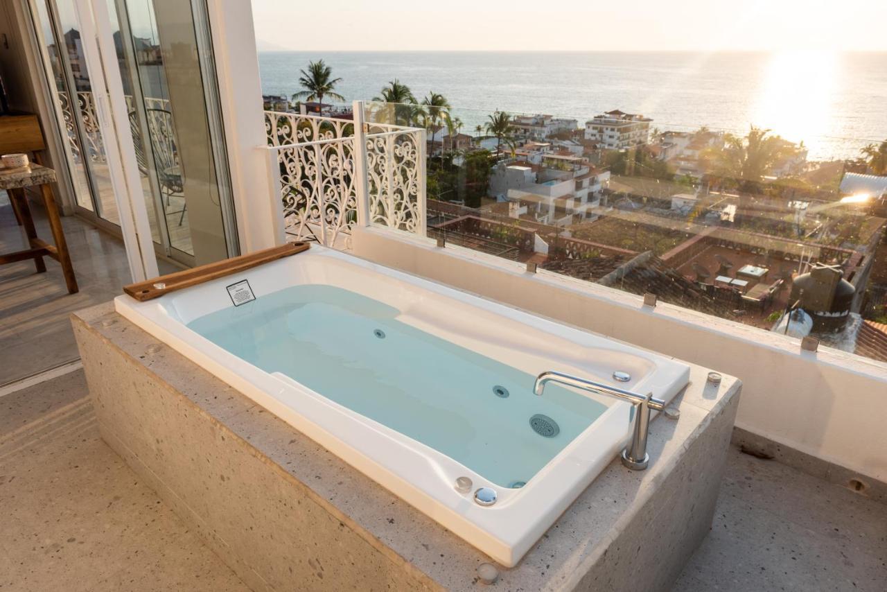 La Casa Blanca Aparthotel Puerto Vallarta Exterior photo