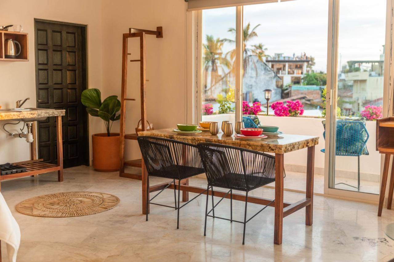 La Casa Blanca Aparthotel Puerto Vallarta Exterior photo