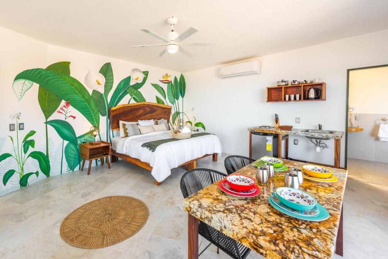 La Casa Blanca Aparthotel Puerto Vallarta Exterior photo